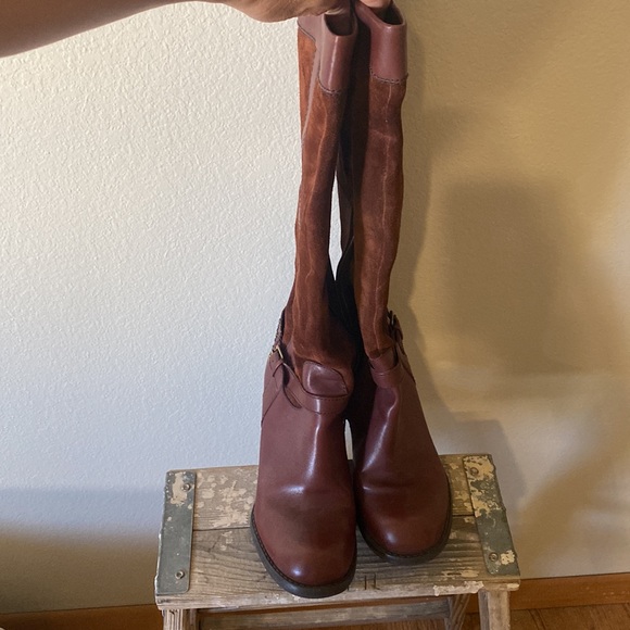 Boots - Picture 3 of 8